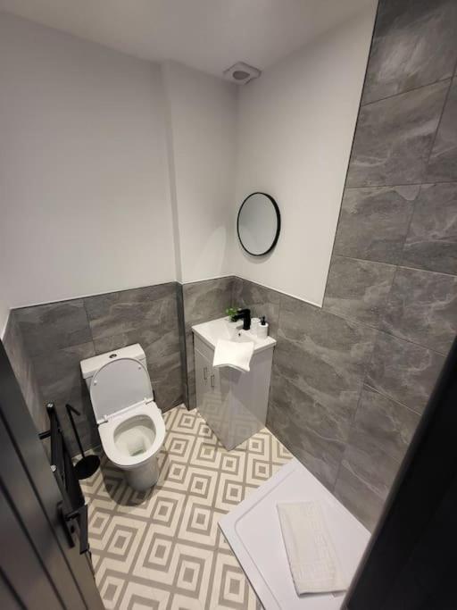Beautiful Flat On Breck Road Leilighet Liverpool Eksteriør bilde